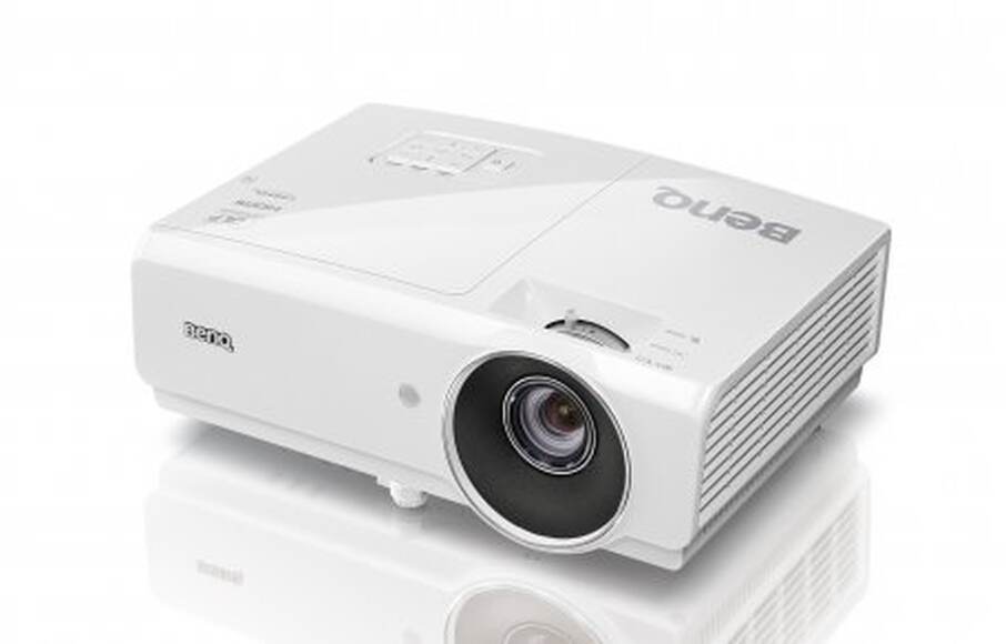 Мультимедийный проектор BenQ MH750 (DLP ; 1080P; Brightness 4500 1.3X, TR 1.15-1.49 HDMIx2/ MHLx1, V