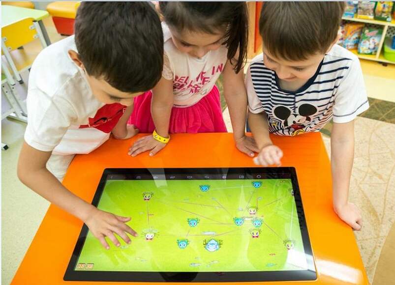 Интерактивный стол Уникум-1 (43")(90 приложений, Intel Core i3, ОС Windows 10 Pro + Android)