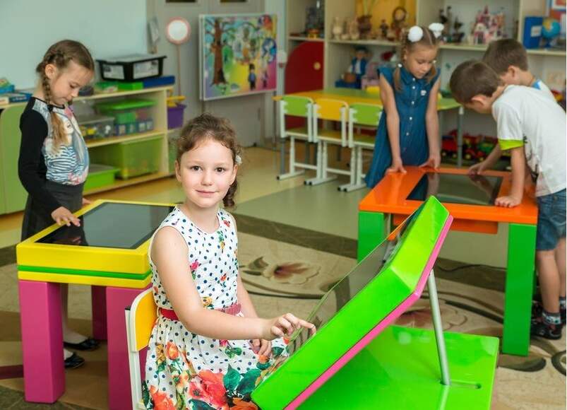Интерактивный стол Уникум-1 Мини (32”)(65 приложений, ОС Android 9)