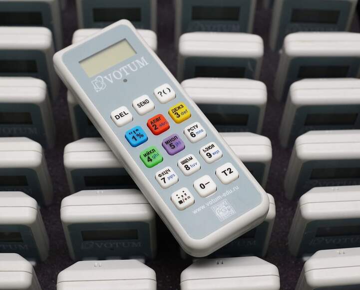 VOTUM – 101L. В комплекте 100 пультов ученика. 