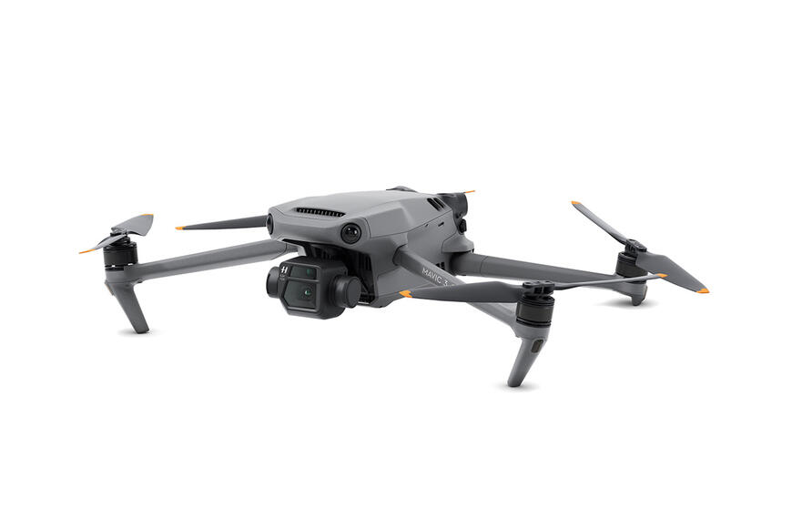Квадрокоптер DJI Mavic 3 Cine Premium Combo